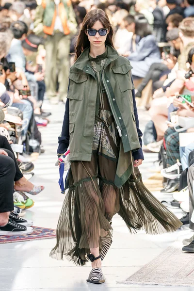 Look 25